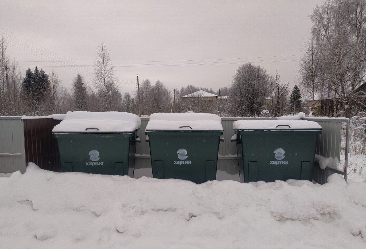 Снегопады затрудняют работу мусоровозов